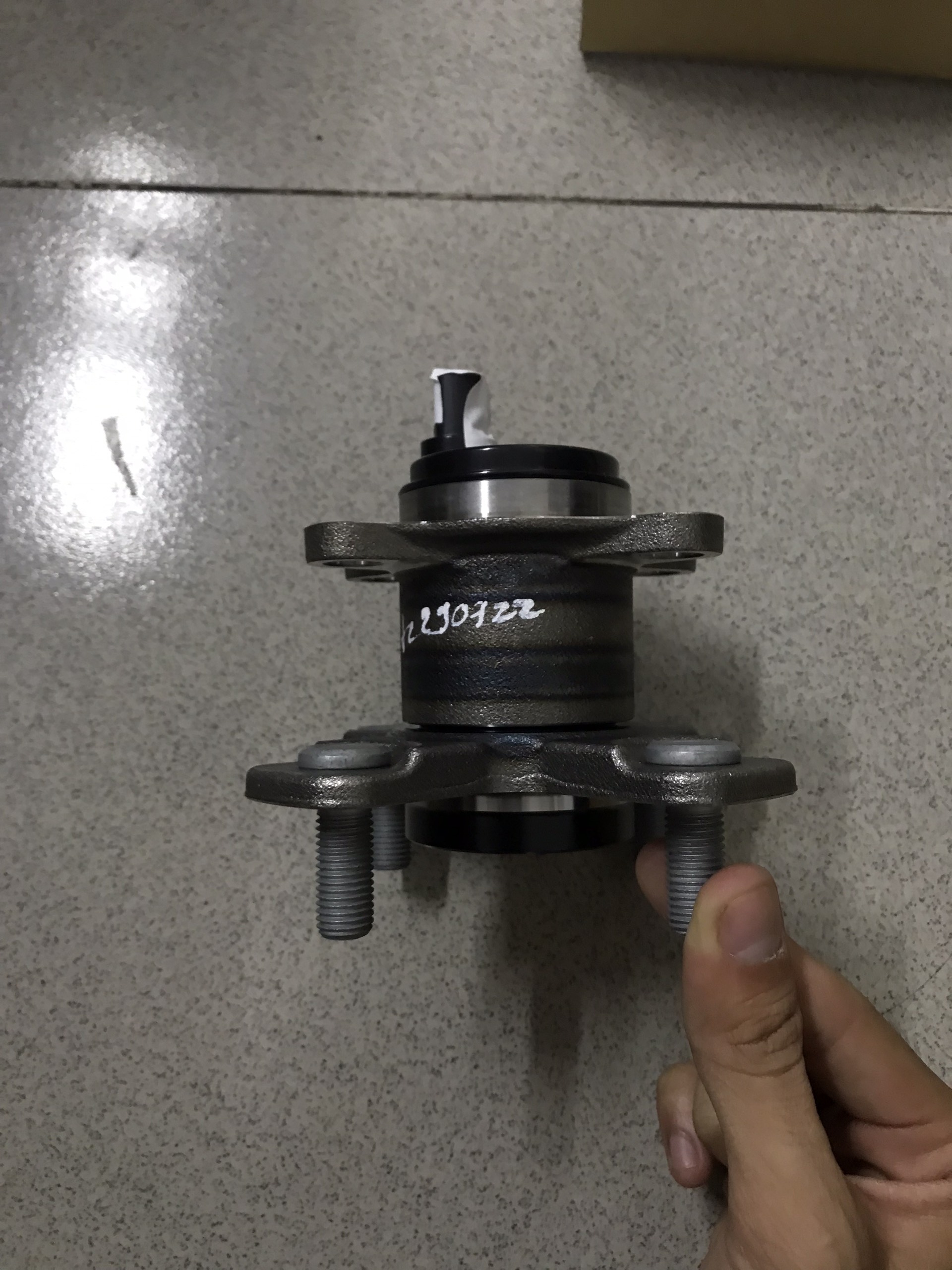 Bạc đạn bánh sau Toyota Wigo