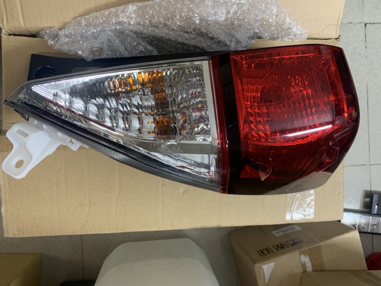 Đèn hậu xe Toyota Innova 2021-2022