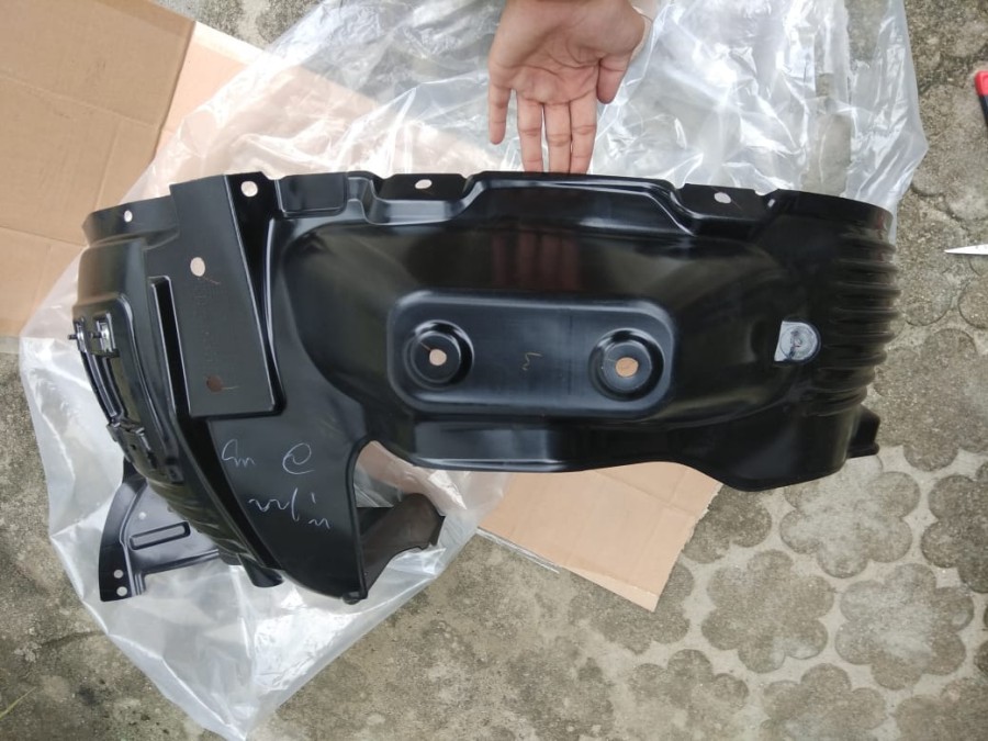 Lòng vè chắn bùn bánh trước phải Mitsubishi Xpander