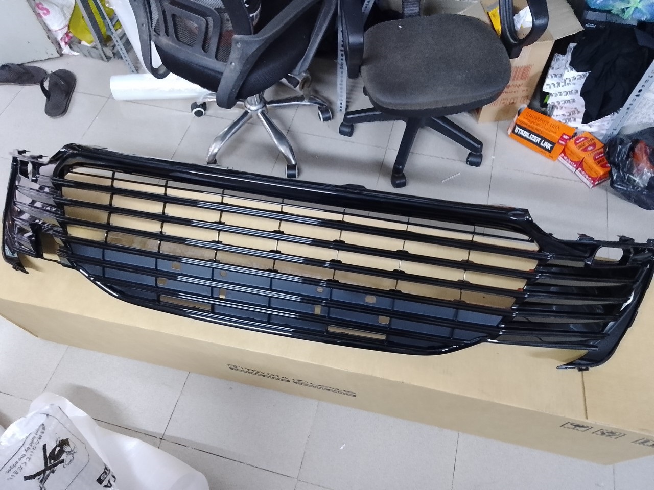 Lưới cản trước toyota camry 2021