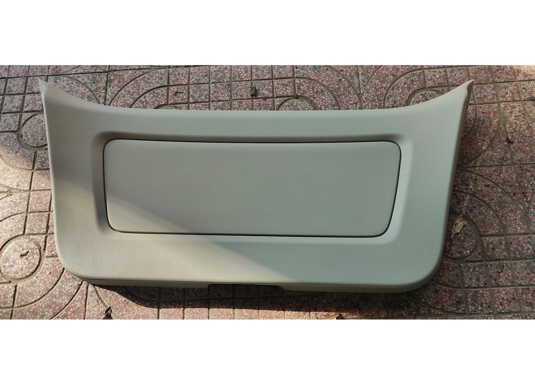 Tappi cốp sau Toyota Innova 2015